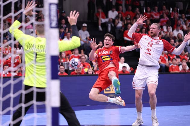 HANDBALL - IHF WC quali, AUT vs POL GRAZ,AUSTRIA,13.MAY.26 - HANDBALL - IHF World Championship, WM, Weltmeisterschaft 2027, European qualification, play off, OEHB international match, Länderspiel, Nationalmannschaft Austria vs Poland. Image shows Elias Kofler (Austria) and Maciej Gebala (Poland). GEPAxpictures xChrisxBauer