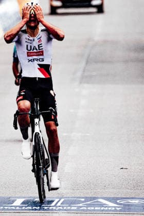 2026 Giro d Italia Stage 5 Picture by Zac Williams SWpix.com - 13 05 2026 - Cycling - 2026 Giro d Italia - Stage 5 - Praia a Mare to Potenza - Igor Arrieta, UAE Team Emirates XRG, wins Stage 5. Copyright: x xSWpix.comx(t axPhotographyxHubxLtd)xZacxWilliams SWpix.comx SWP-2645