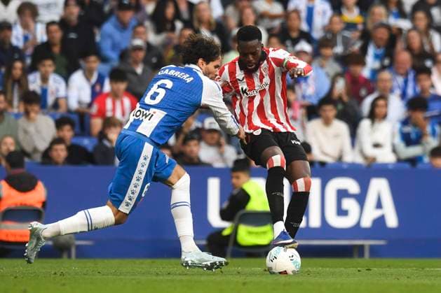 ESP: LaLiga EA Sports RCD Espanyol v Athletic Club Inaki Williams of Athletic battles for possession with Cabrera of Espanyol during LaLiga EA Sports, between RCD Espanyol v Athletic Club played at RCDE Stadium in Llobregat, Barcelona on May 13th, 2026 in Spain; Spain Futbol Copyright: xPacoxLargox xAgenciaxLOFx