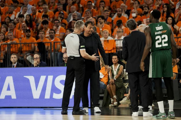 Valencia Basket v Panathinaikos AKTOR - EuroLeague VALENCIA , SPAIN - MAY 13: Head Coach of Panathinaikos Ergin Ataman reacts during EuroLeague match between Valencia Basket and Panathinaikos AKTOR Athens at Roig Arena in Valencia, Spain on May 13, 2026. Jose Miguel Fernandez Anadolu Valencia Spain. Editorial use only. Please get in touch for any other usage.  Copyright: x2026xAnadoluxJosexMiguelxFernandezx