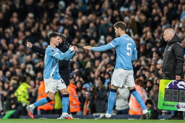 Premier League: Manchester City v Crystal Palace Phil Foden of Manchester City is substituted for John Stones of Manchester City during the Premier League match Manchester City vs Crystal Palace at Etihad Stadium, Manchester, United Kingdom on 13 May 2026 (Photo by Mark Cosgrove News Images) Manchester Etihad Stadium Greater Manchester United, ManU Kingdom Copyright: xMarkxCosgrove NewsxImagesx