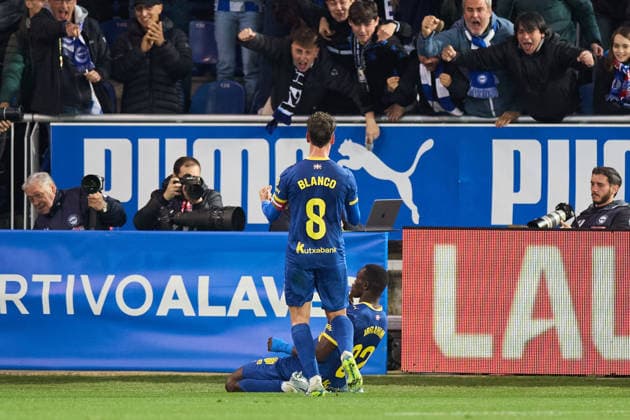 May 13, 2026, Vitoria, Alava, SPAIN: Ibrahim Yalatif Diabate of Deportivo Alaves celebrates after scoring the team s first goal during the LaLiga EA Sports match between Deportivo Alaves and FC Barcelona, Barca at Mendizorrotza on May 13, 2026, in Vitoria, Spain. Vitoria SPAIN - ZUMAa181 20260513_zaa_a181_268 Copyright: xRicardoxLarreinax