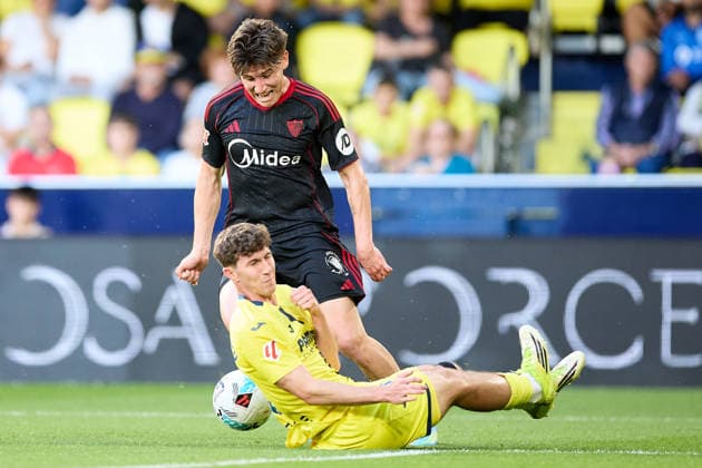 Kings League Italy 2026 May 13, 2026, Villarreal, Castellon, Spain: Joaquin Martinez of Sevilla FC runs with the ball during the Spanish championship LaLiga football match between Villarreal CF and Sevilla CF on 13 May 2026 at Ceramica Stadium in Villarreal, Spain. Villarreal Fonzies Arena Spain Spanish La Liga EA Sports soccer match Villarreal vs Sevilla Copyright: xCerezox