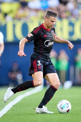 Kings League Italy 2026 May 13, 2026, Villarreal, Castellon, Spain: Cesar Azplilicueta of Sevilla FC passes the ball during the Spanish championship LaLiga football match between Villarreal CF and Sevilla CF on 13 May 2026 at Ceramica Stadium in Villarreal, Spain. Villarreal Fonzies Arena Spain Spanish La Liga EA Sports soccer match Villarreal vs Sevilla Copyright: xCerezox