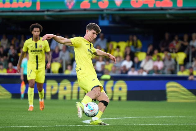 Kings League Italy 2026 May 13, 2026, Villarreal, Castellon, Spain: Pau Navarro of Villarreal CF in action during the Spanish championship LaLiga football match between Villarreal CF and Sevilla CF on 13 May 2026 at Ceramica Stadium in Villarreal, Spain. Villarreal Fonzies Arena Spain Spanish La Liga EA Sports soccer match Villarreal vs Sevilla Copyright: xCerezox