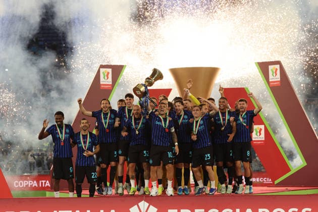 May 13, 2026, Rome, Lazio, Italy: Inter players lift the trophy after win Coppa Italia Final, between SS Lazio - Inter FC at Stadio Olimpico on May 13, 2026 in Rome , Italy. Rome Italy - ZUMAl131 20260513_zsp_l131_004 Copyright: xCiroxDexLucax