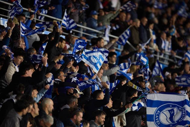 May 13, 2026, Vitoria, Alava, SPAIN: Supporters of Deportivo Alaves reacts during the LaLiga EA Sports match between Deportivo Alaves and FC Barcelona, Barca at Mendizorrotza on May 13, 2026, in Vitoria, Spain. Vitoria SPAIN - ZUMAa181 20260513_zaa_a181_340 Copyright: xRicardoxLarreinax