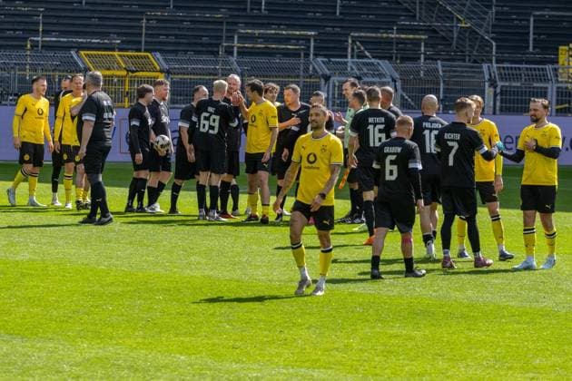 Spiel Deines Lebens: BVB Legenden - SF Westenfeld ** NUR FÜR REDAKTIONELLE ZWECKE ** EDITORIAL USE ONLY **<p>Am Mittwoch, den 13. Mai 2026 fand im Signal-Iduna Park in Dortmund das Sky Spiel Deines Lebens statt. Dabei spielte eine Auswahl der SF Westenfeld gegen die Legendenmannschaft von Borussia Dortmund. Deutschland NRW Dortmund Copyright: MichaelxSchwalm
