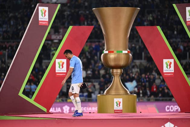 IPA84657496 - Pedro of S.S. Lazio disappointed by the defeat duiring the Final Coppa Italia match between SS Lazio and FC Internazionale at the Olympic Stadium on May 13, 2026 in Rome, Italy.  Copyright: xDomenicoxCippitelli IPAxSportx xx 84657496