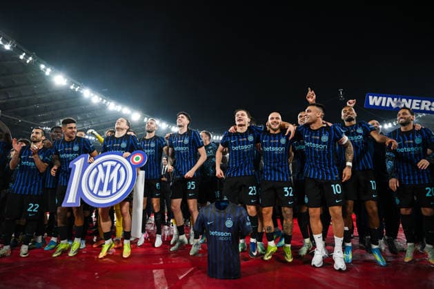 IPA84657377 - Inter FC players celebrate after winning the Coppa Italia Final football match between SS Lazio and Inter FC Internazionale on 13 of May 2026 at Stadio Olimpico stadium in Rome, Italy. Photo Tiziano Ballabio  Copyright: xTizianoxBallabio IPAxSportx xx 84657377