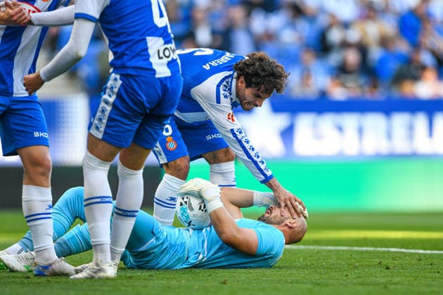 RCD ESPANYOL v ATHLETIC CLUB DE BILBAO RCDE STADIUM BARCELONA. May 13, 2026 RCD ESPANYOL vs ATHLETIC CLUB DE BILBAO May 13,2026 RCD Espanyol finally wins after 18 games. Cabrera (6) of RCD Espanyol and Dmitrovic (13) goalkeeper of RCD Espanyol during the match between RCD Espanyol and Athletic Club de Bilbao corresponding to the thirty six day of La Liga EA Sports at RCDE Stadium in Barcelona, Spain. Cornella El Prat ESP Copyright: xS.xRosx