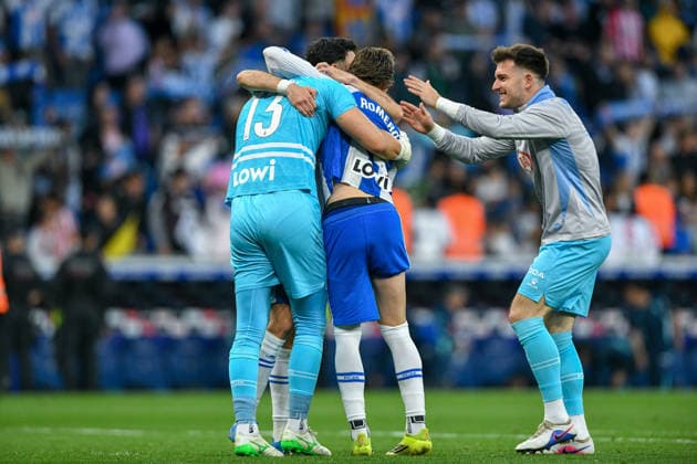 RCD ESPANYOL v ATHLETIC CLUB DE BILBAO RCDE STADIUM BARCELONA. May 13, 2026 RCD ESPANYOL vs ATHLETIC CLUB DE BILBAO May 13,2026 RCD Espanyol finally wins after 18 games. Dmitrovic (13) goalkeeper of RCD Espanyol and Pol Lozano (10) of RCD Espanyol and C. Romero (22) of RCD Espanyol at the end of the match between RCD Espanyol and Athletic Club de Bilbao corresponding to the thirty six day of La Liga EA Sports at RCDE Stadium in Barcelona, Spain. Cornella El Prat ESP Copyright: xS.xRosx