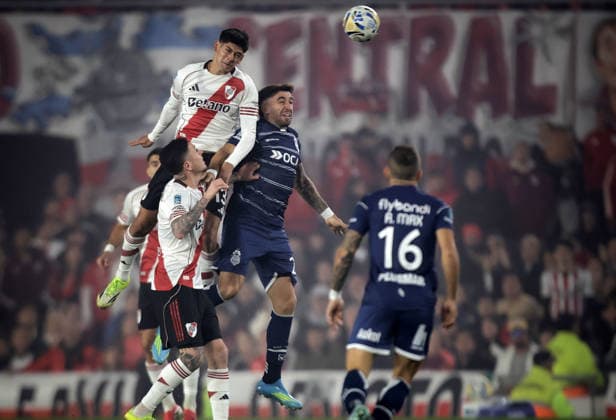 River vs Gimnasia Foto: FOTOBAIRES Cuartos de Final. Torneo Apertura. Liga Profesional. Copyright: xNICOLASxABOAFxNICOLASxABOAFx