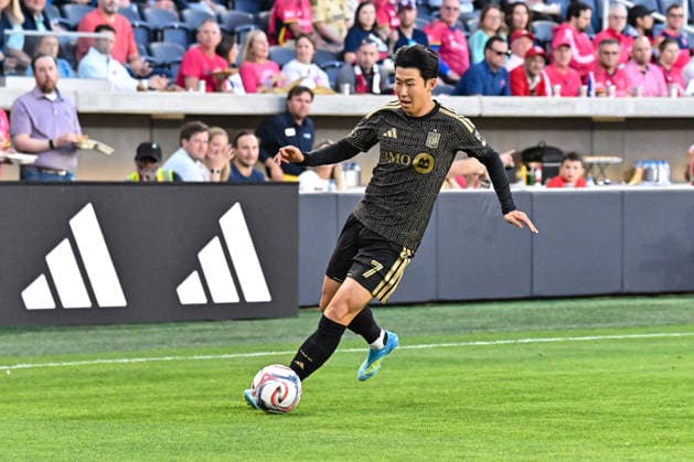 ST. LOUIS, MO - MAY 13: Son Heung-Min (7) of the Los Angeles Football Club control the ball on the right wing side during the MLS, Fussball Herren, USA regular season match where St. Louis CITY SC hosted Los Angeles Football Club on Wednesday May 13th, 2026, at Energizer Park in St. Louis City, MO. (Photo by Rick Ulreich Icon Sportswire) SOCCER: MAY 13 MLS St. Louis CITY SC vs Los Angeles Football Club EDITORIAL USE ONLY Icon26051301