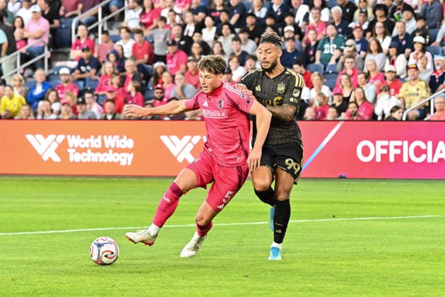 ST. LOUIS, MO - MAY 13: Lukas MacNaughton (5) of the St. Louis CITY SC uses his body to block Denis Bouanga (99) of the Los Angeles Football Club away from the ball during the MLS, Fussball Herren, USA regular season match where St. Louis CITY SC hosted Los Angeles Football Club on Wednesday May 13th, 2026, at Energizer Park in St. Louis City, MO. (Photo by Rick Ulreich Icon Sportswire) SOCCER: MAY 13 MLS St. Louis CITY SC vs Los Angeles Football Club EDITORIAL USE ONLY Icon26051311
