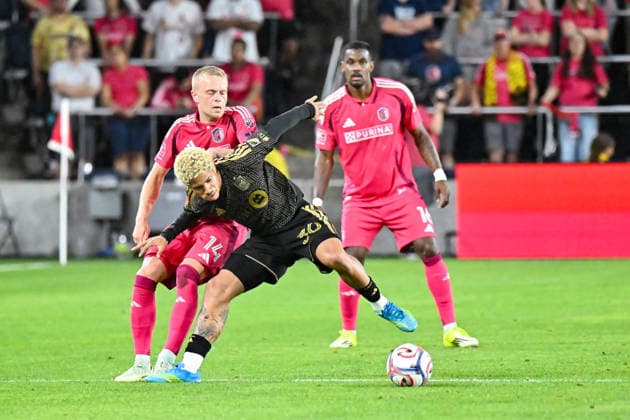 ST. LOUIS, MO - MAY 13: David Martinez (30) of the Los Angeles Football Club battles with Tomas Totland (14) of the St. Louis CITY SC for control of the ball during the MLS, Fussball Herren, USA regular season match where St. Louis CITY SC hosted Los Angeles Football Club on Wednesday May 13th, 2026, at Energizer Park in St. Louis City, MO. (Photo by Rick Ulreich Icon Sportswire) SOCCER: MAY 13 MLS St. Louis CITY SC vs Los Angeles Football Club EDITORIAL USE ONLY Icon26051339