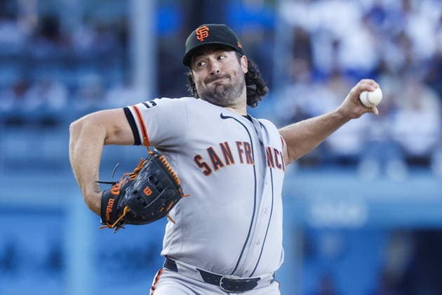 MLB, Baseball Herren, USA - Los Angeles Dodgers vs San Francisco Giants Giants pitcher Robbie Ray pitches during the first inning of an MLB game between the Los Angeles Dodgers and the San Francisco Giants at Uniqlo Field at Dodger Stadium in Los Angeles, California, USA, 13 May 2026. LOS ANGELES CALIFORNIA United States  Copyright: xCHRISxTORRESx