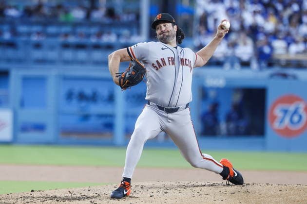 MLB, Baseball Herren, USA - Los Angeles Dodgers vs San Francisco Giants Giants pitcher Robbie Ray pitches during the first inning of an MLB game between the Los Angeles Dodgers and the San Francisco Giants at Uniqlo Field at Dodger Stadium in Los Angeles, California, USA, 13 May 2026. LOS ANGELES CALIFORNIA United States  Copyright: xCHRISxTORRESx