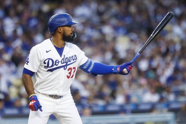 MLB, Baseball Herren, USA - Los Angeles Dodgers vs San Francisco Giants Dodgers outfielder Teoscar Hernandez goes up to bat during the second inning of an MLB game between the Los Angeles Dodgers and the San Francisco Giants at Uniqlo Field at Dodger Stadium in Los Angeles, California, USA, 13 May 2026. LOS ANGELES CALIFORNIA United States  Copyright: xCHRISxTORRESx