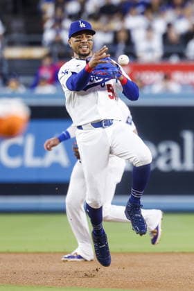 MLB, Baseball Herren, USA - Los Angeles Dodgers vs San Francisco Giants Dodgers shortstop Mookie Betts fields a ball during the second inning of an MLB game between the Los Angeles Dodgers and the San Francisco Giants at Uniqlo Field at Dodger Stadium in Los Angeles, California, USA, 13 May 2026. LOS ANGELES CALIFORNIA United States  Copyright: xCHRISxTORRESx