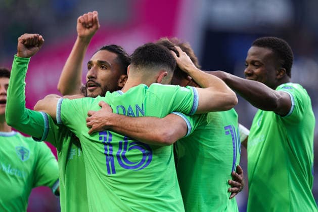 SEATTLE, WA - MAY 13: Players from the Seattle Sounders celebrate a goal by forward Jesus Ferreira 9 during a game between the San Jose Earthquakes and Seattle Sounders on May 13, 2026 at Lumen Field in Seattle, Washington. (Photo by Henry Rodenburg Icon Sportswire) SOCCER: MAY 13 MLS, Fussball Herren, USA Seattle Sounders FC vs San Jose Earthquakes EDITORIAL USE ONLY Icon26051309