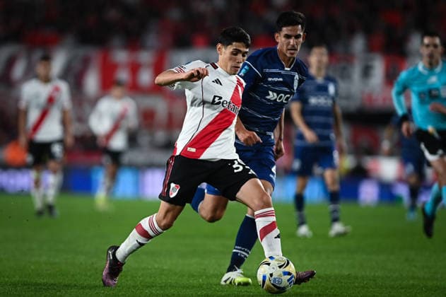 River Plate x Gimnasia La Plata BUENOS AIRES, AR - 13.05.2026: RIVER PLATE X GIMNASIA LA PLATA - River Plate against Gimnasia y Esgrima La Plata during a quarter-final match of the Copa Mercado Libre de la Liga Profesional de Futbol, on May 13, 2026 at Estadio Mas Monumental in Buenos Aires, Argentina. (Photo: Gabriel Sotelo Fotoarena) x2941964x  GabrielxSotelo