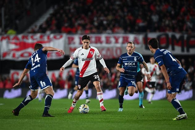 River Plate x Gimnasia La Plata BUENOS AIRES, AR - 13.05.2026: RIVER PLATE X GIMNASIA LA PLATA - River Plate against Gimnasia y Esgrima La Plata during a quarter-final match of the Copa Mercado Libre de la Liga Profesional de Futbol, on May 13, 2026 at Estadio Mas Monumental in Buenos Aires, Argentina. (Photo: Gabriel Sotelo Fotoarena) x2941967x  GabrielxSotelo