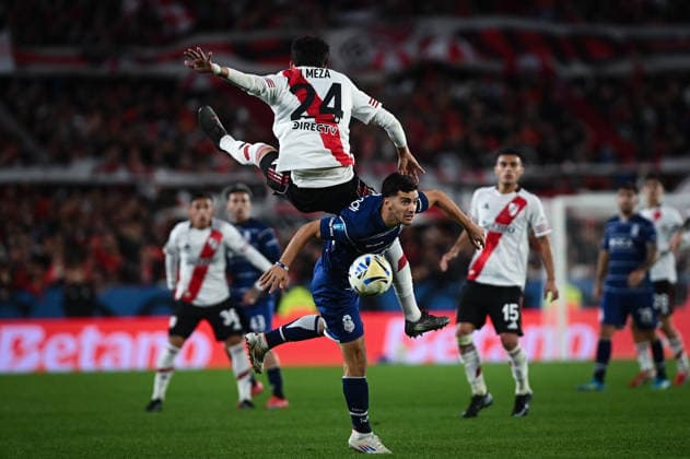 River Plate x Gimnasia La Plata BUENOS AIRES, AR - 13.05.2026: RIVER PLATE X GIMNASIA LA PLATA - River Plate against Gimnasia y Esgrima La Plata during a quarter-final match of the Copa Mercado Libre de la Liga Profesional de Futbol, on May 13, 2026 at Estadio Mas Monumental in Buenos Aires, Argentina. (Photo: Gabriel Sotelo Fotoarena) x2941990x  GabrielxSotelo