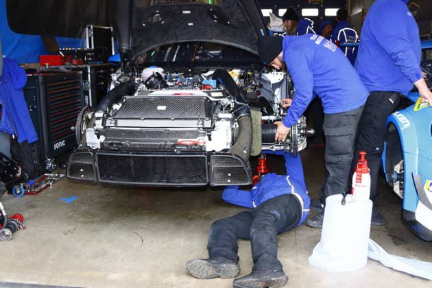 RECORD DATE NOT STATED Die Mechainiker von Muehlner Motorsport bereiten ein Fahrzeug in der Box fuer den Einsatz vor GER, Motorsport, 54. ADAC Ravenol 24H-Rennen Nuerburgring 2025, Mittwoch, Impressionen vor dem Rennen, Nuerburg, 13.05.2026 GER, Motorsport, 54. ADAC Ravenol 24H-Rennen Nuerburgring 2025, Mittwoch, Impressionen vor dem Rennen, Nuerburg, 13.05.2026 Nuerburg Copyright: xEibner-Pressefoto JuergenxAugstx EP_JAT