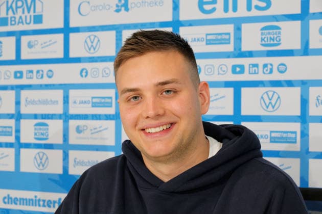 CFC- PK 14.05.2026, Chemnitz, eins Stadion- An der Gellertstrasse, Fussball, Regionalliga Nordost , Saison 2025 2026, CFC, Pressekonferenz vor dem letzten Auswärtsspiel der Saison des CFC gegen den BFC Dynamo Cheftrainer Benjamin Duda zieht ein erstes Saisonfazit und informiert über den Sommerfahrplan einschließlich des geplanten Trainingsstarts in Vorbereitung auf die Spielzeit 2026 2027. Foto: Yannik Gillmeister übernimmt die Pressesprechertätigkeit kommisarisch. Chemnitz Sachsen BRD