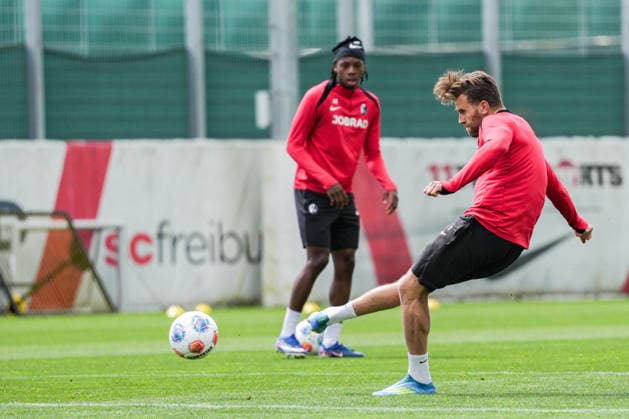 Öffentliches Training, SC Freiburg, 14.05.2026 Lucas Höler (SC Freiburg, 9) mit einem Schuss Öffentliches Training, SC Freiburg, 14.05.2026 Copyright: xBEAUTIFULxSPORTS Boscox
