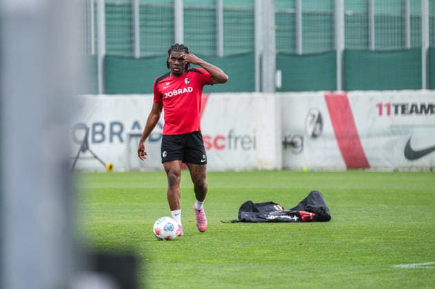 Öffentliches Training, SC Freiburg, 14.05.2026 Cyriaque IriÃ (SC Freiburg, 22) am Ball Öffentliches Training, SC Freiburg, 14.05.2026 Copyright: xBEAUTIFULxSPORTS Boscox