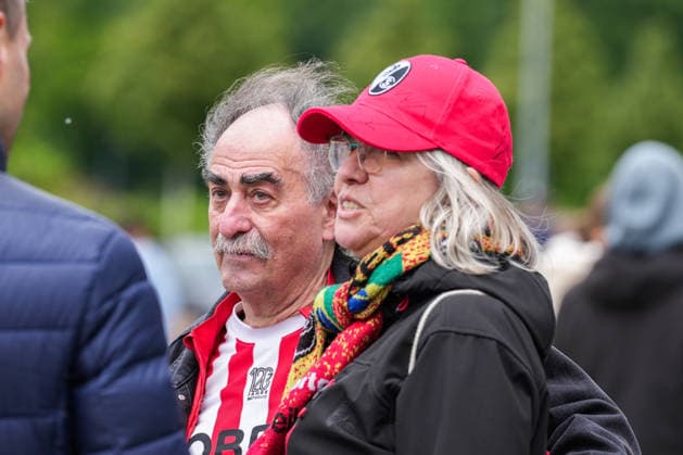 Öffentliches Training, SC Freiburg, 14.05.2026 Fans die von RTL interviewt werden Öffentliches Training, SC Freiburg, 14.05.2026 Copyright: xBEAUTIFULxSPORTS Boscox