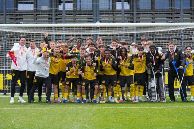 Donnerstag, 14.05.2026 Saison 2025 2026 Finale U17, U 17 Westfalenpokal im BVB Fußballpark Hohenbuschei, Dortmund, Germany. BV Borussia Dortmund U17 - VfL Bochum U17. Siegerfoto der BVB U17 nach dem Gewinn des Westfalenpokals.