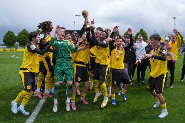 Donnerstag, 14.05.2026 Saison 2025 2026 Finale U17, U 17 Westfalenpokal im BVB Fußballpark Hohenbuschei, Dortmund, Germany. BV Borussia Dortmund U17 - VfL Bochum U17. Die BVB U17 feiert den Gewinn des Westfalenpokals.