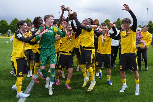 Donnerstag, 14.05.2026 Saison 2025 2026 Finale U17, U 17 Westfalenpokal im BVB Fußballpark Hohenbuschei, Dortmund, Germany. BV Borussia Dortmund U17 - VfL Bochum U17. Die BVB U17 feiert den Gewinn des Westfalenpokals.