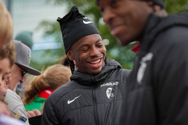 Fussball, Bundesliga, Herren, Training SC Freiburg - Europa-Park-Stadion, Europa Park Stadion,: Johan Manzambi (SC Freiburg, 44) Freiburg Europa Park Stadion Baden-Württemberg Deutschland Copyright: xFINLEYxMÖRCHx