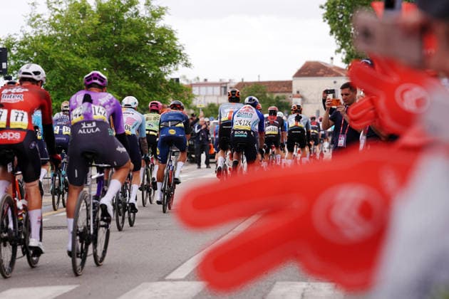 Riders during Stage 6 of the Giro d™Italia, from Paestum to Naples, Italy, Thursday, May 14, 2026.  Copyright: xGianxMattiaxD Albertox xLaPressex
