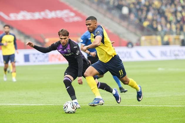 Anderlecht s Mihajlo Cvetkovic and Union s Guilherme Smith pictured in action during a soccer game between Royale Union Saint-Gilloise and RSC Anderlecht, Thursday 14 May 2026 in Brussels, the final of the Croky Cup Belgian soccer cup. VIRGINIExLEFOUR  x173854932x