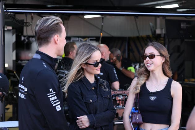 Maximilian Günther (GER), Davina sowie Shania Geiss (GER) als Gast vor der DS Penske Box, FIA Formel E Weltmeisterschaft Saison 12, Monaco E- Prix, MonteCarlo, MC, 14.05.2026, VIP