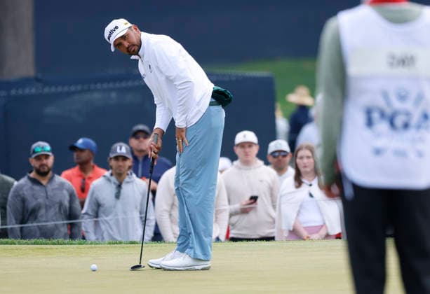 Jason Day of Australia lines up a putt on the 16th hole during the first round of the 2026 PGA, Golf Herren Championship at Aronimink Golf Club in Newtown Square, Pennsylvania, on Thursday, May 14, 2026.  PHI20260514839 LAURENCExKESTERSON