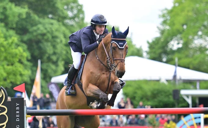 GER; Al Shira aa Deutsches Spring- & Dressur Derby Hamburg 14.05.2026, GER; Al Shira aa Deutsches Spring- & Dressur Derby Hamburg, Preis der Deutschen Vermögensberatung AG - Championat von Hamburg, Al Shira aa CSI5* Tour im Bild Sieger Cian OÂ Connor (IRL) auf Genghis Khan