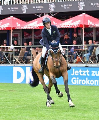 GER; Al Shira aa Deutsches Spring- & Dressur Derby Hamburg 14.05.2026, GER; Al Shira aa Deutsches Spring- & Dressur Derby Hamburg, Preis der Deutschen Vermögensberatung AG - Championat von Hamburg, Al Shira aa CSI5* Tour im Bild Sieger Cian OÂ Connor (IRL) auf Genghis Khan jubelt