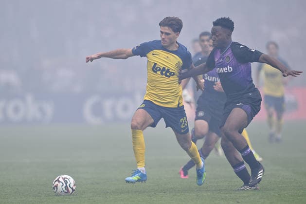 260514 Cupfinal Royale Union Saint-Gilloise vs RSC Anderlecht Besfort Zeneli (23) of Union fighting for the ball with Marco Kana (55) of Anderlecht during the Croky Cup final 2026 between Royale Union Saint-Gilloise and RSC Anderlecht on May 14 , 2026 in Brussels, Belgium. (Photo by David Catry Isosport) Brussels Belgium  Copyright: xDavidxCatryx 20260514DC2_6743
