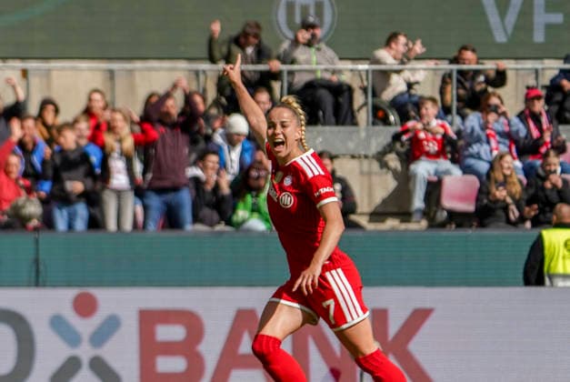 Deutschland: Fussball DFB-Pokal Frauen 2025 2026, Finale VfL Wolfsburg vs Bayern München RheinEnergieStadion (Köln): Tor und Torjubel zum Giulia Gwinn (FC Bayern München Frauen, 7) Köln Copyright: xAymanxAlahmedx