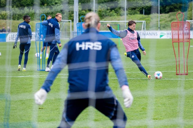14.05.2026, Fussball, Training des FC Schalke 04. Vitalie Becker (FC Schalke 04). Gelsenkirchen Trainingsgelände FC Schalke 04 NRW Deutschland xRHR-FOTO YYx Copyright: RHR-FOTOx RHR-FOTO YY