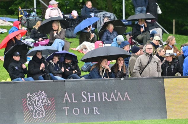 GER; Al Shira aa Deutsches Spring- & Dressur Derby Hamburg 14.05.2026, GER; Al Shira aa Deutsches Spring- & Dressur Derby Hamburg, Preis der Deutschen Vermögensberatung AG - Championat von Hamburg, Al Shira aa CSI5* Tour im Bild Feature Zuschauer bei Regenwetter
