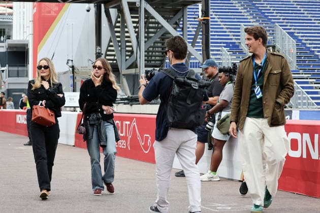 Davina und Schwester Shania Geiss (GER) laufen unter Begleitung von 2 Kamerateams und einem RedaktÃ ur durch die FE Boxengasse, FIA Formel E Weltmeisterschaft Saison 12, Monaco E- Prix, MonteCarlo, MC, 14.05.2026, VIP, Reality TV