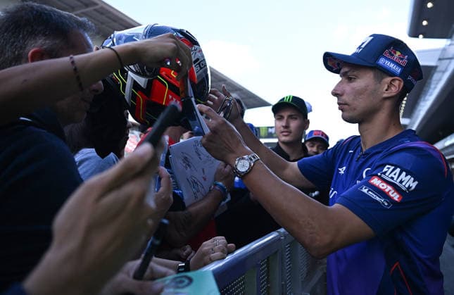 Ahead of MotoGP Catalonia Grand Prix BARCELONA, SPAIN - MAY 14: Toprak Razgatlioglu of Prima Pramac Yamaha MotoGP meets with fans ahead of the Catalonia Grand Prix, sixth round of the 2026 MotoGP World Championship, WM, Weltmeisterschaft at the 4.66-kilometer Circuit de Barcelona-Catalunya in Barcelona, Spain on May 14, 2026. Burak Akbulut Anadolu Barcelona Spain. Editorial use only. Please get in touch for any other usage.  Copyright: x2026xAnadoluxBurakxAkbulutx