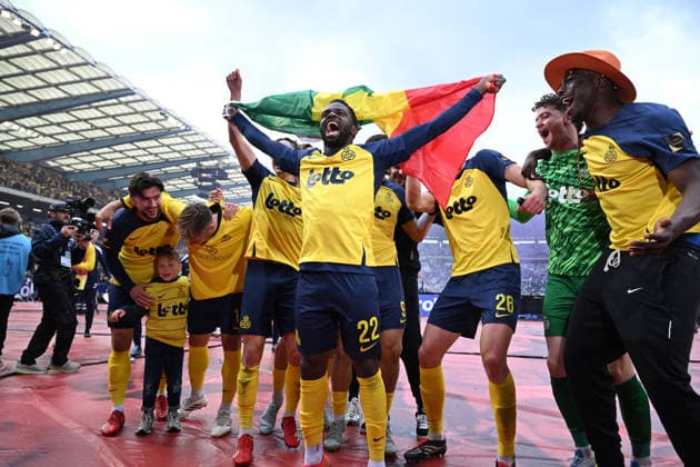 260514 Cupfinal Royale Union Saint-Gilloise vs RSC Anderlecht players of Union with Ousseynou Niang (22) of Union celebrate after winning during the Croky Cup final 2026 between Royale Union Saint-Gilloise and RSC Anderlecht on May 14 , 2026 in Brussels, Belgium. (Photo by David Catry Isosport) Brussels Belgium  Copyright: xDavidxCatryx 20260514DC2_7043